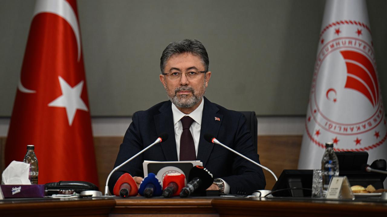 Bakan Yumaklı: Kendi esnafımıza sırtımızı dönmek, kendi emeğimizi baltalamaktır